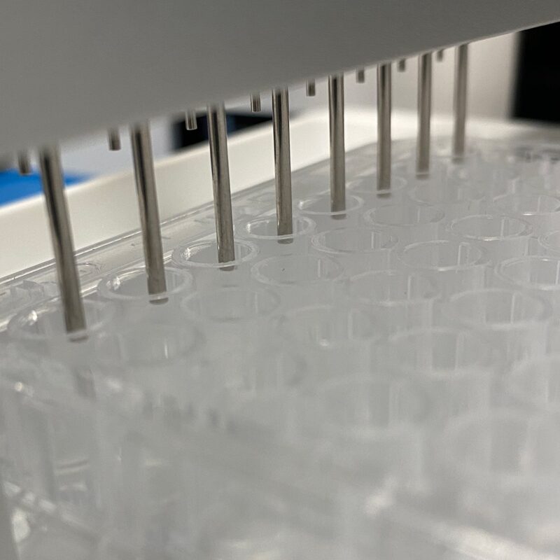 MW9600 CloseUp 800x800 - Accuris SmartWasher 96 Microplate Washer