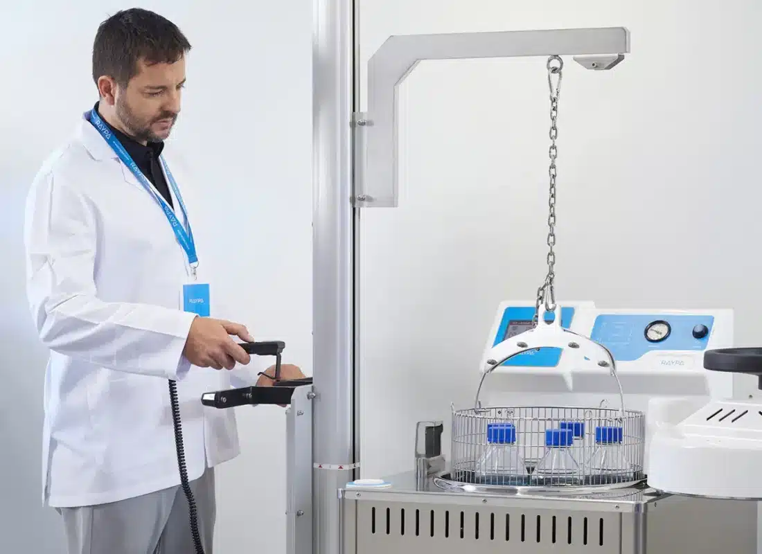 AE B detalle1 1 1100x800 - RAYPA Vertical Autoclave with Prevacuums and Drying AE-B Series