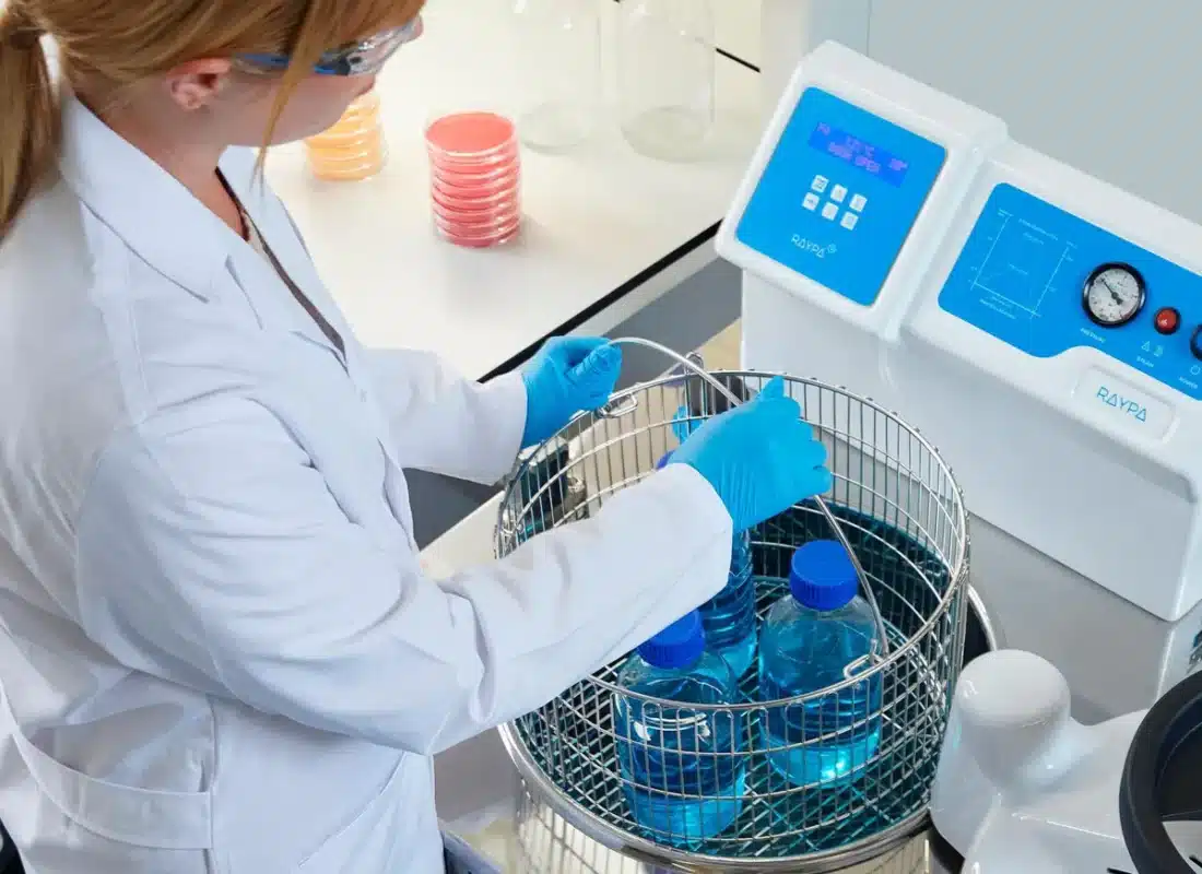 Detalle2 AES 1100x800 - RAYPA Vertical Autoclave without Drying AES Series